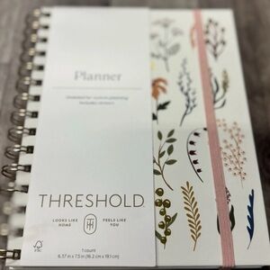 Threshold White and Pink  Brand New‎ Threshold Planner